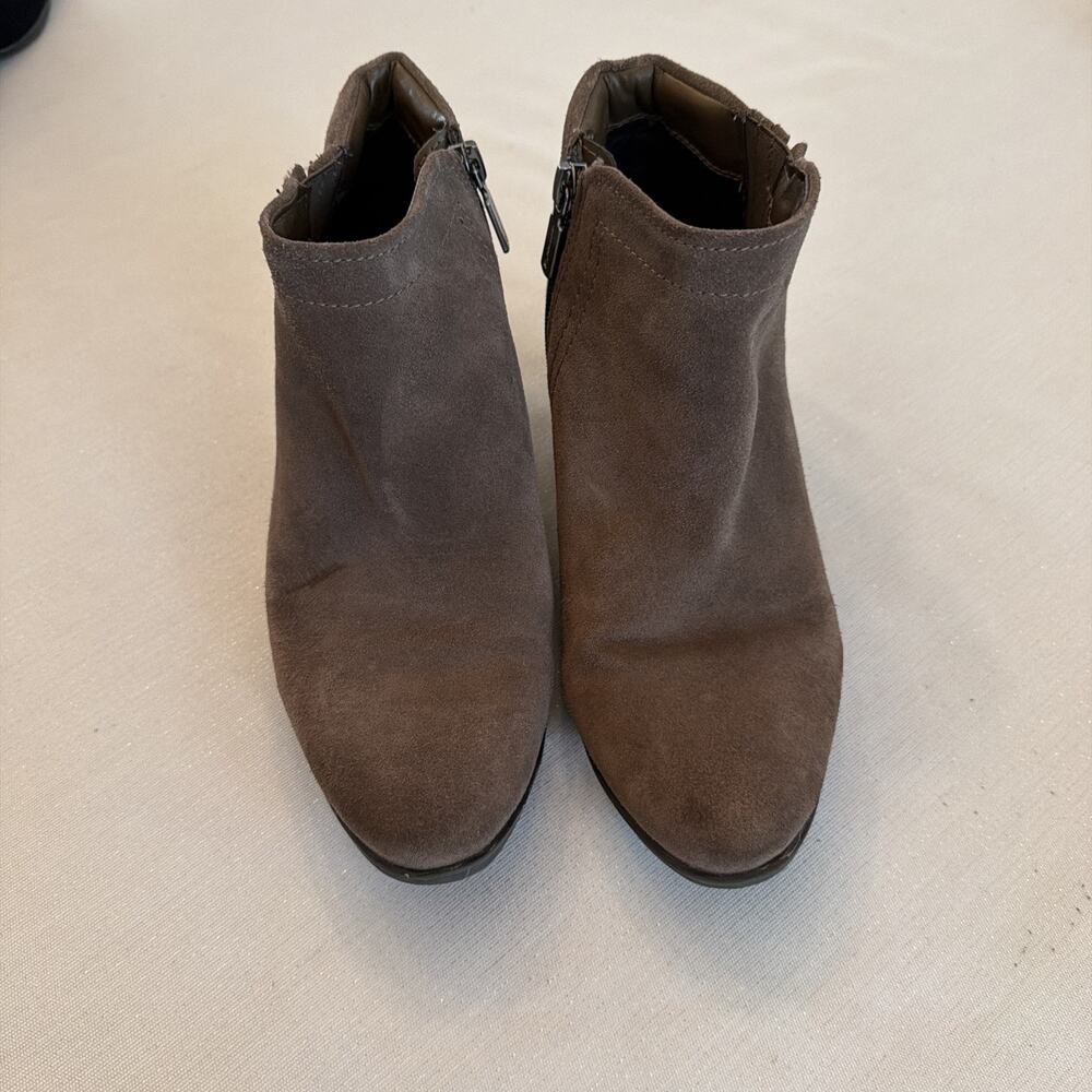 Blondo Women's 8W Brown Suede Waterproof Side Zip Ankle Boots